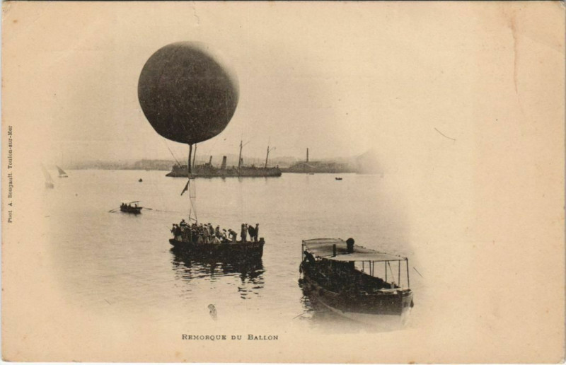 Carte postale ancienne Toulon Remorque du Ballon à Toulon