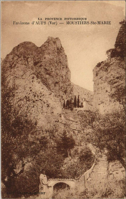 Carte postale ancienne Moustiers-Sainte-Marie Vue - Environs d'Aups à Aups