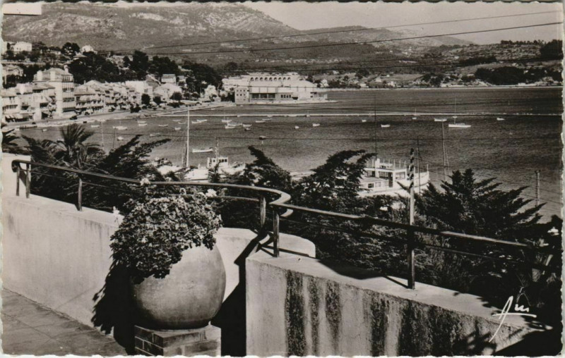 Carte postale ancienne Bandol Vue Generale à Bandol