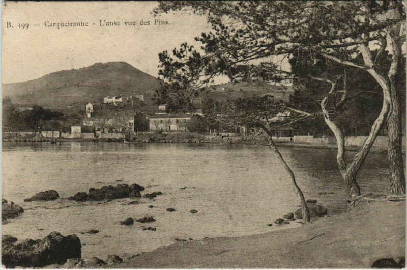 Carte postale ancienne Carqueiranne L'Anse Vue des Pins à Carqueiranne