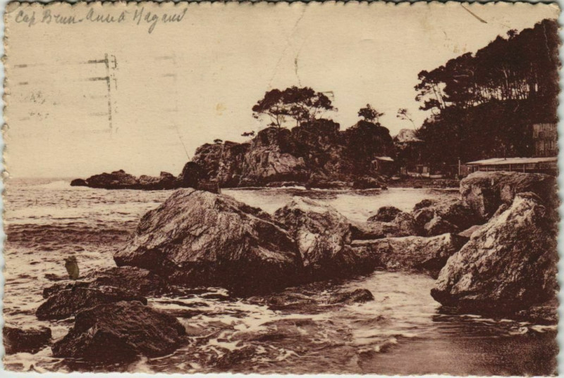 Carte postale ancienne Toulon Les Rochers a Magaud à Toulon