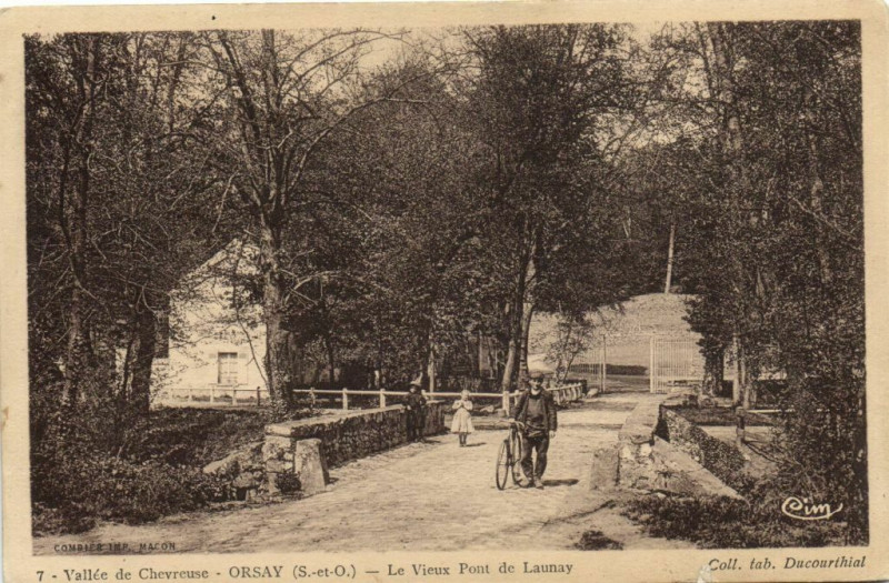 Carte postale ancienne Vallée de Chevreuse - Orsay (S.-et-O.) Le Vieux Pont de Launay à Orsay