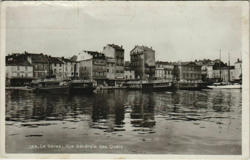Carte postale ancienne La Seyne-sur-Mer Vue Generale des Quais à La Seyne-sur-Mer