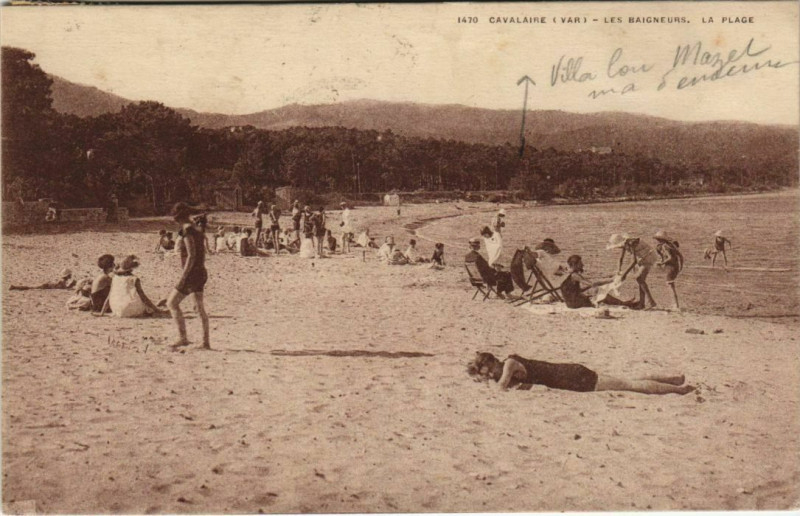 Carte postale ancienne Cavalaire-sur-Mer Les Baigneurs - La Plage à Cavalaire-sur-Mer