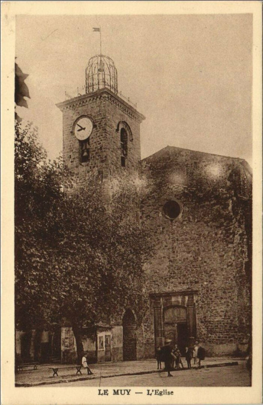 Carte postale ancienne Le Muy L'Eglise au Muy