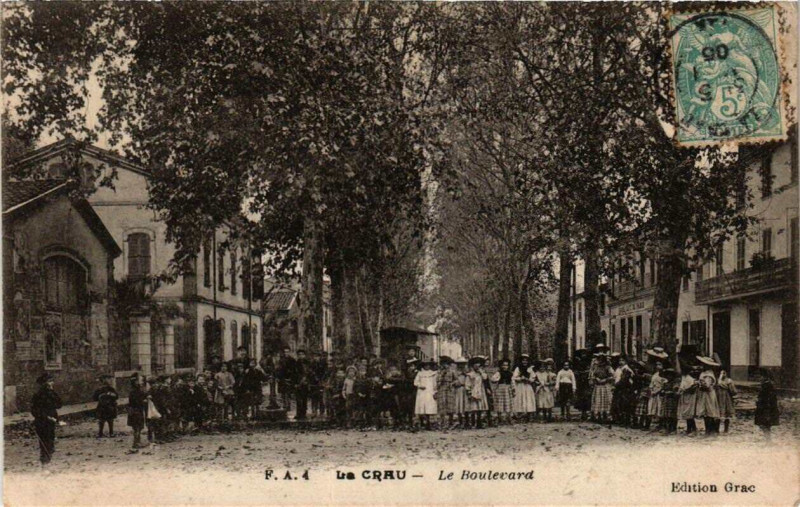 Carte postale ancienne La Crau Le Boulevard à La Crau