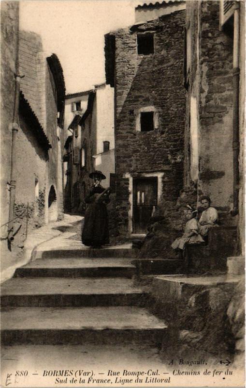 Carte postale ancienne Bormes Rue Rompe-Cul - Chemins de fer du Sud de la France