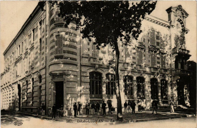 Carte postale ancienne Draguignan La Nouvelle Poste à Draguignan
