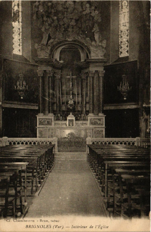 Carte postale ancienne Brignoles - Intérieur de Eglise à Brignoles