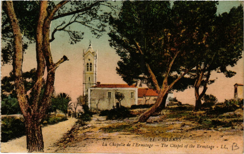 Carte postale ancienne Hyeres - La Chapelle de l'Ermitage à Hyères