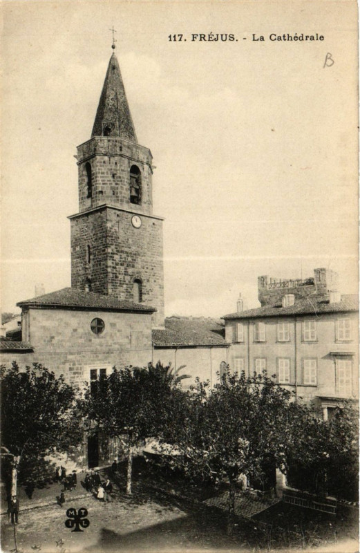 Carte postale ancienne Frejus - La Cathédrale à Fréjus