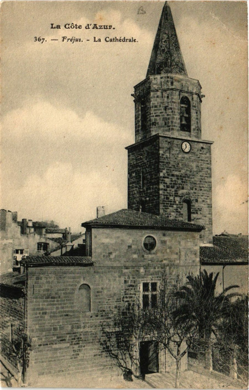 Carte postale ancienne Frejus - La Cathédrale à Fréjus