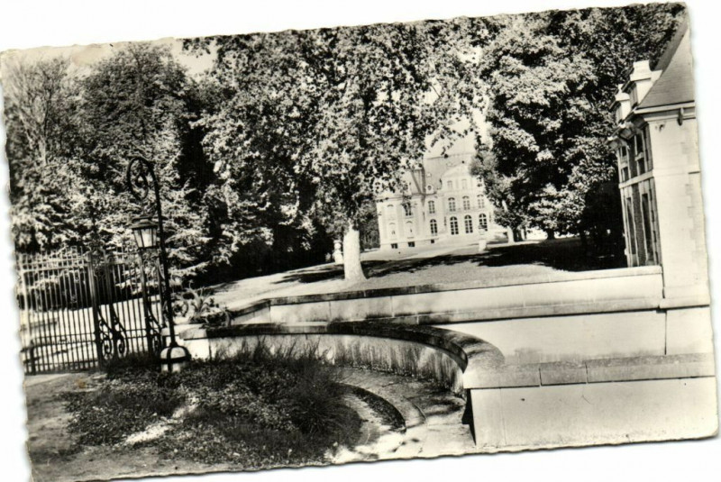 Carte postale ancienne Bretigny sur Orge-Entrée du Cháteau à Brétigny-sur-Orge