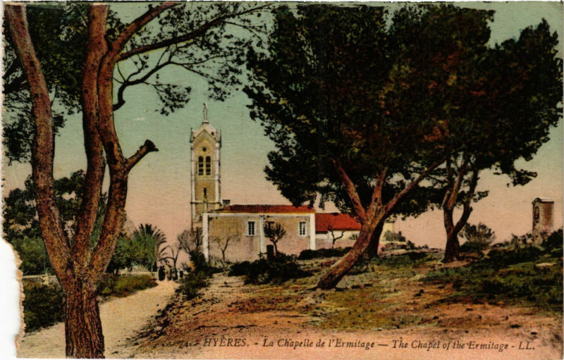 Carte postale ancienne Hyeres - La Chapelle de l'Ermitage à Hyères