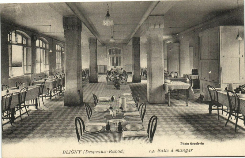 Carte postale ancienne Bligny-Salle á manger à Igny