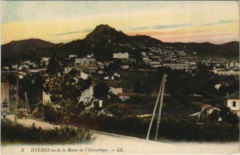 Carte postale ancienne Hyeres vu de la Route de l'Hermitage à Hyères