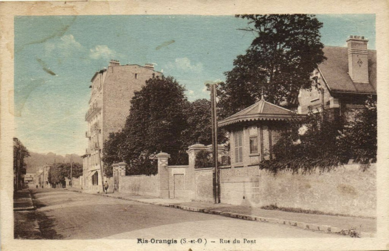 Carte postale ancienne Ris Orangis-Rue du Pont à Ris-Orangis