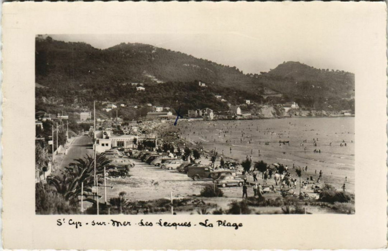 Carte postale ancienne Saint-Cyr-sur-Mer Les Lecques - La Plage à Saint-Cyr-sur-Mer