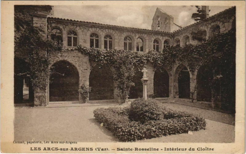 Carte postale ancienne Les Arcs-sur-Argens Sainte-Rosseline - Interieur du Cloitre aux Arcs
