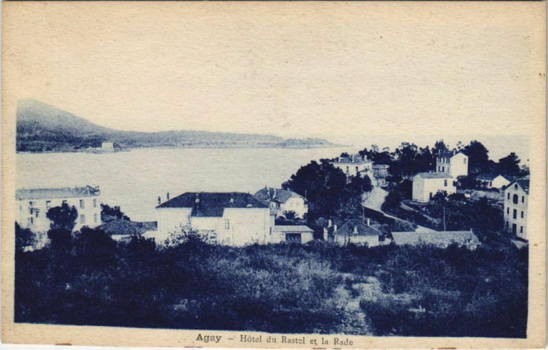 Carte postale ancienne Agay Hotel du Rastel et la Rade