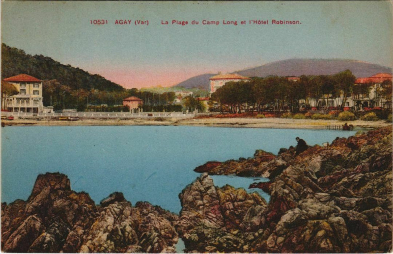 Carte postale ancienne Agay La Plage du Camp Long et l'Hotel Robinson