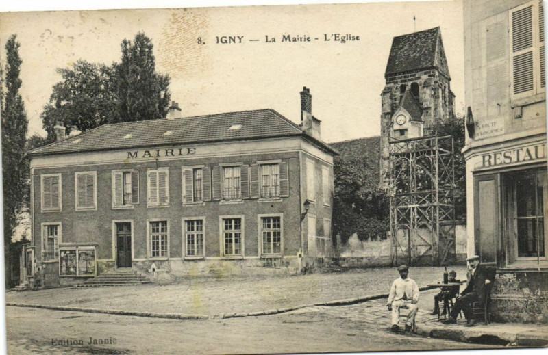 Carte postale ancienne Igny-La Mairie-L'Eglise à Igny