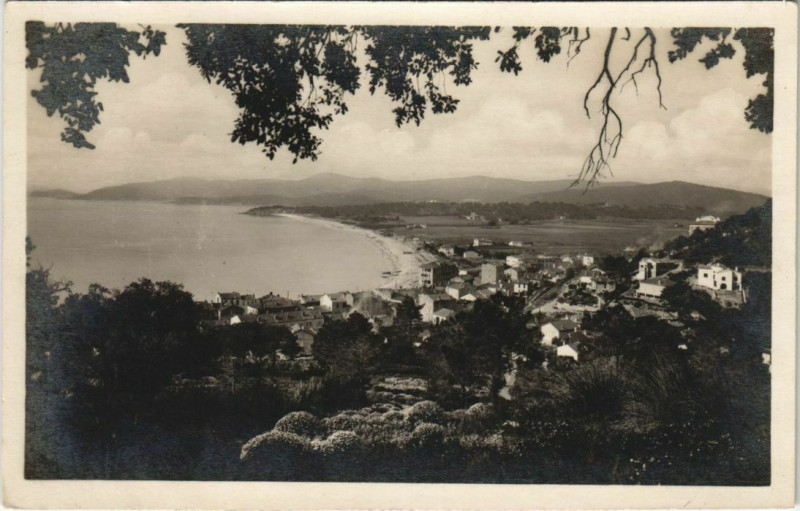 Carte postale ancienne Le Lavandou Vue Generale au Lavandou