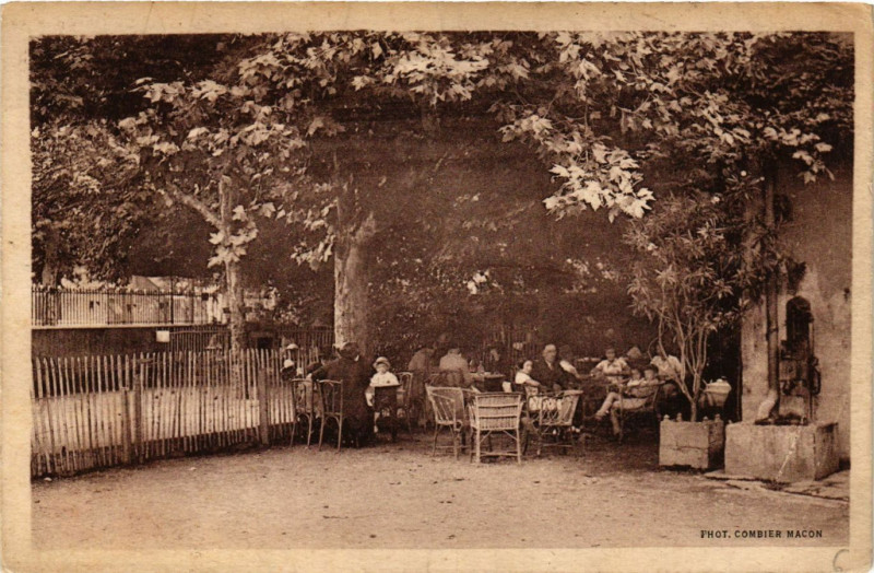 Carte postale ancienne Villevert-Neuville - Hotel-Restaurant de la Gare