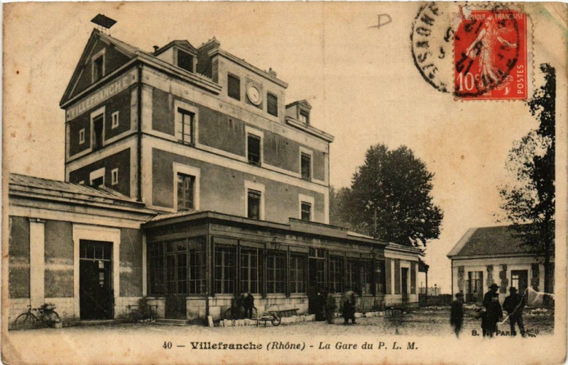 Carte postale ancienne Villefranche La Gare du P. L. M.