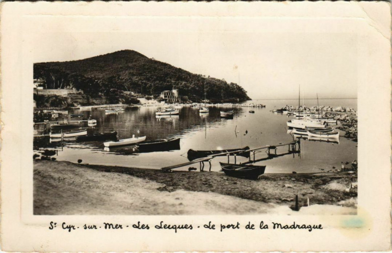 Carte postale ancienne Saint-Cyr-sur-Mer Les Lecques - Le Port de la Madrague à Saint-Cyr-sur-Mer