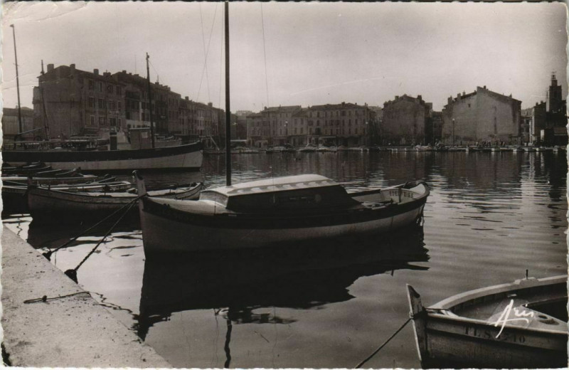 Carte postale ancienne La Seyne-sur-Mer Un Coin du Port à La Seyne-sur-Mer