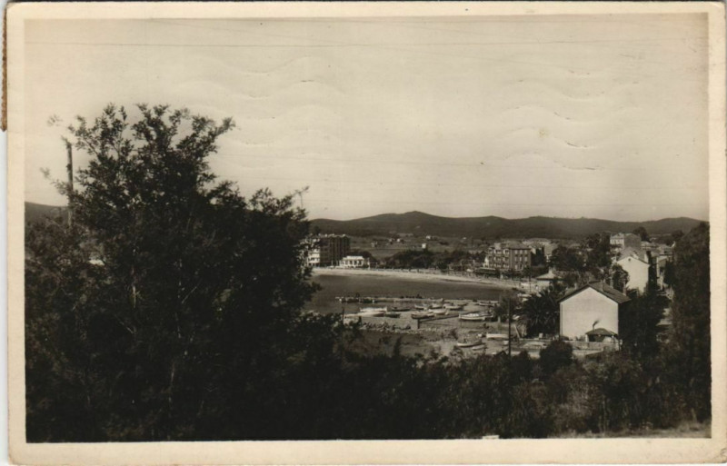 Carte postale ancienne Le Lavandou Vue Generale au Lavandou