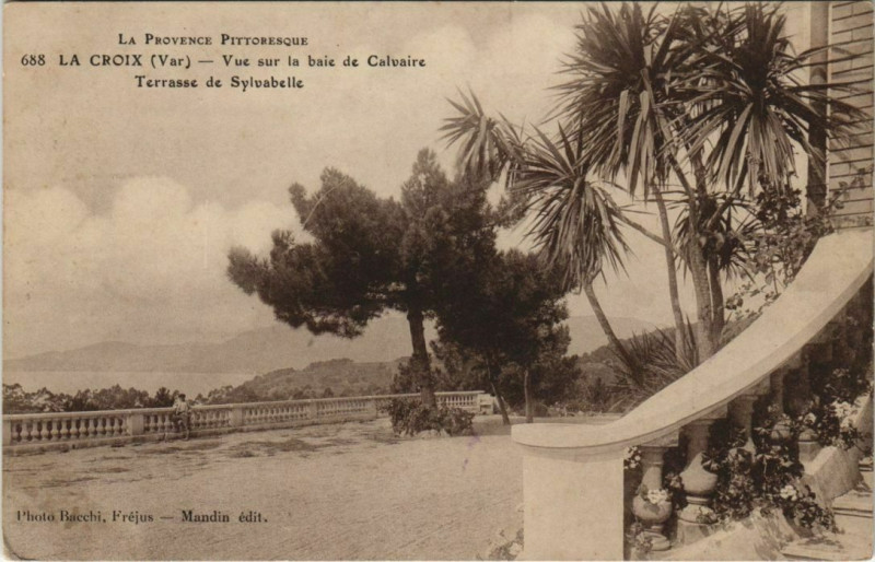 Carte postale ancienne La Croix-Valmer Vue sur la Baie de Calvaire - Terrasse Sylvabelle à La Croix-Valmer