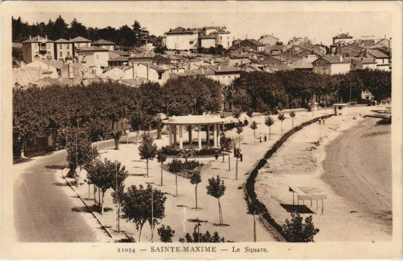 Carte postale ancienne Sainte-Maxime Le Square à Sainte-Maxime