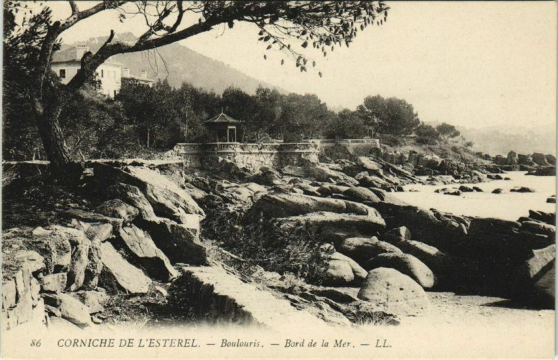 Carte postale ancienne Boulouris Bord de la Mer