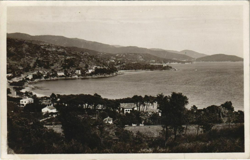 Carte postale ancienne Le Lavandou Environs - Saint-Clair - La Baie au Lavandou