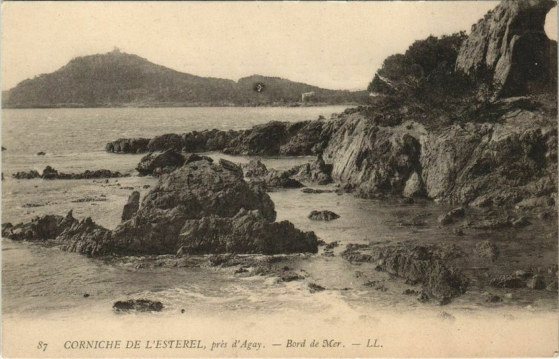 Carte postale ancienne Agay Corniche de l'Esterel pres d'Agay - Bord de Mer