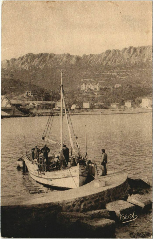 Carte postale ancienne Agay Le Port