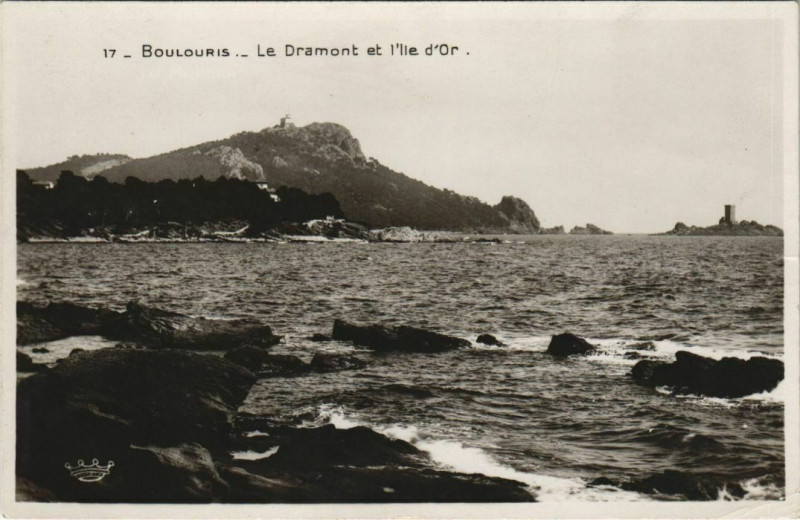 Carte postale ancienne Boulouris Le Dramont et l'Ile d'Or