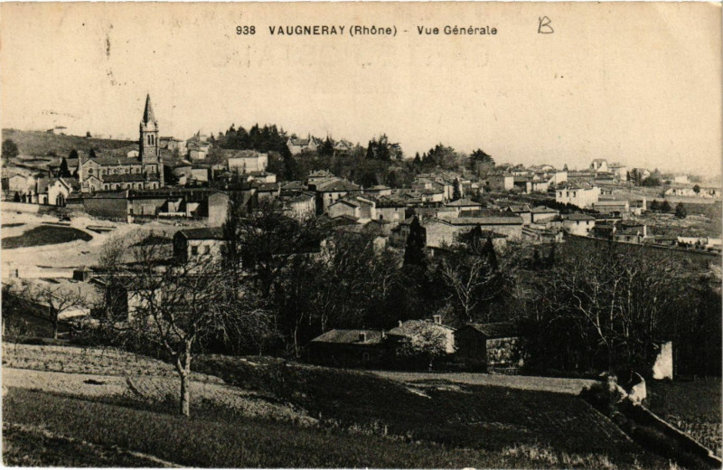 Carte postale ancienne Vaugneray - Vue générale à Vaugneray
