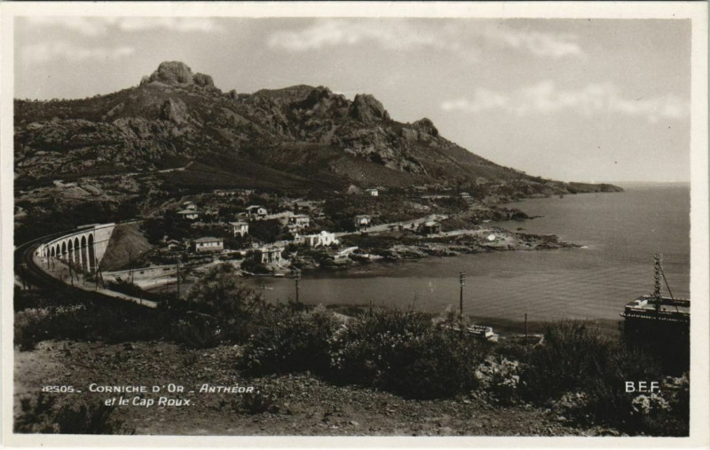 Carte postale ancienne Antheor et le Cap Roux