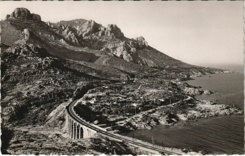 Carte postale ancienne Antheor Le Viaduc - L'Esterel et le Cap Roux