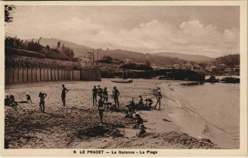 Carte postale ancienne Le Pradet La Garonne - La Plage au Pradet
