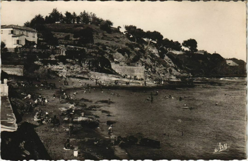 Carte postale ancienne Carqueiranne Plage du Pradon à Carqueiranne