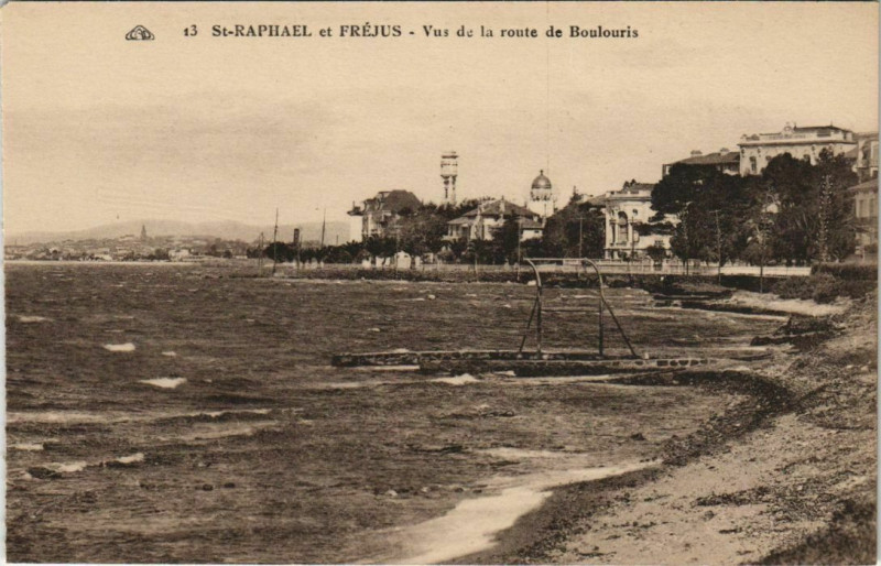 Carte postale ancienne Saint-Raphael Frejus - Vus de la Route de Boulouris à Saint-Raphaël