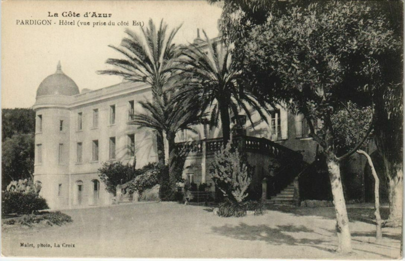 Carte postale ancienne Saint-Cyr-sur-Mer Hotel - Vue prise du Cote Est à Saint-Cyr-sur-Mer