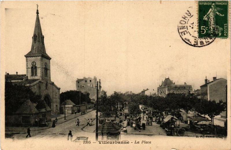 Carte postale ancienne Villeurbanne La Place à Villeurbanne