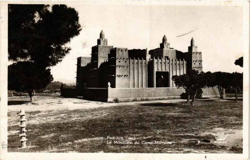 Carte postale ancienne Frejus - La Mosquée du Camp Militaire à Fréjus