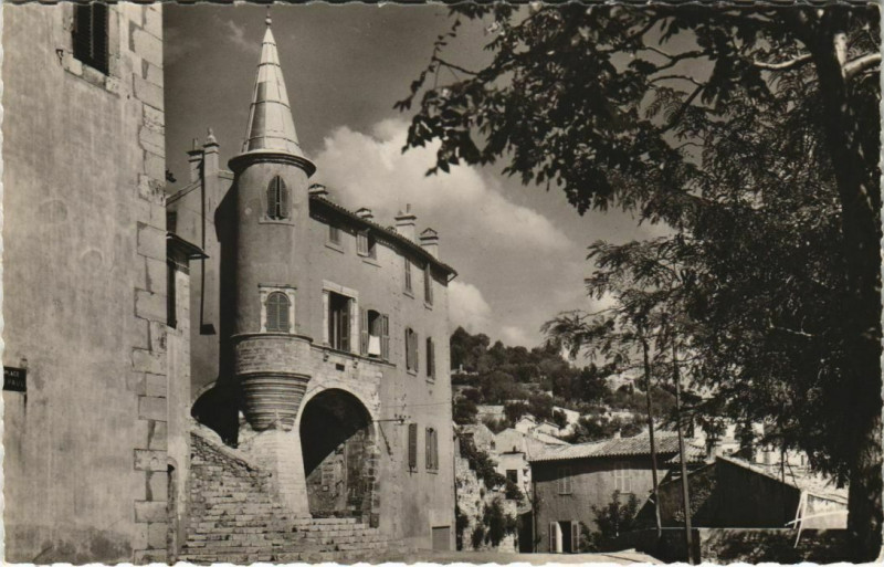 Carte postale ancienne Hyeres Esplanade Saint Paul France à Hyères
