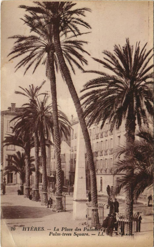 Carte postale ancienne Hyeres Place des Palmiers France à Hyères